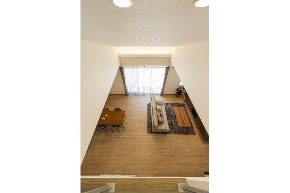 【伊勢崎モデルハウス】2階スペースと吹き抜けを併設した、平屋のような2階建ての住まい10