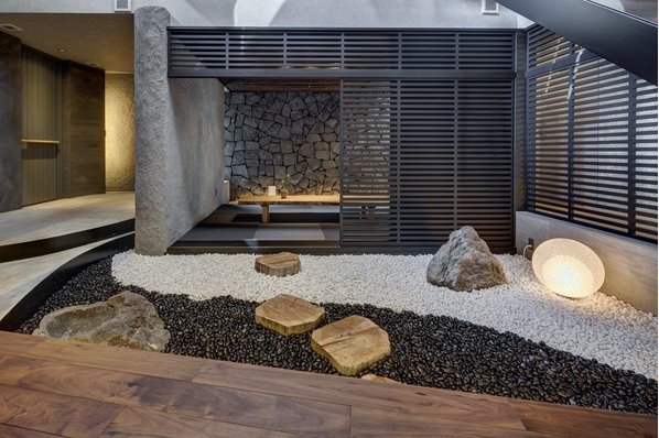 【土屋ホーム北円山モデルハウス】実用性にこだわった構成と緻密な設計で静謐な美しさが際立つ住まい3