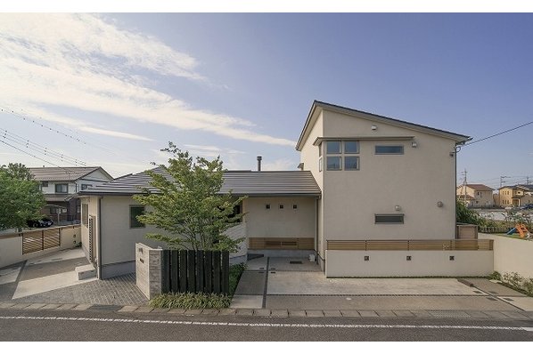 【伊勢崎市／平屋＋αの南千木モデルハウス】4つの庭と繋ぐ、「隠れ家」のような平屋モデル9