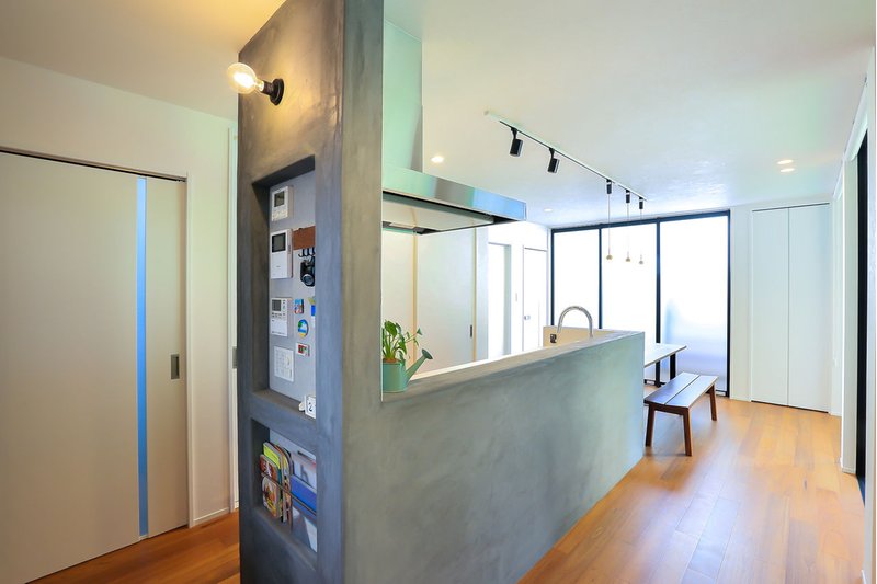 リビング・居間 #モルタル の建築事例・施工実例・価格 | 注文住宅