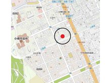 駐車場は店舗前面に3台、ビルの地下にも駐車可能です。