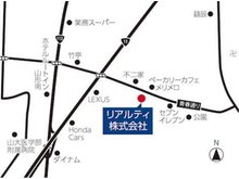 青春通り沿いにございます。不二家様、メリメロ様の中間にあるテナントビルです。