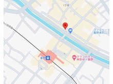 秦野駅北口に出て、橋を渡ってすぐのところに、秦野営業所がございます!