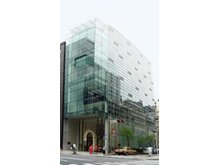 銀座1丁目交差点、1階にハリーウィンストンが入っているビルです。