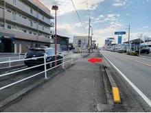 「ネッツトヨタ」さんと「いち鍼灸整骨院」さん看板が目印♪