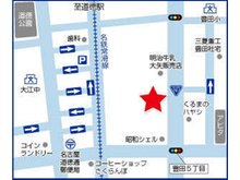 国道247号線沿い・くるまのハヤシ名古屋南店様の道路向かいにハウスドゥ 南区道徳はございます。お客様駐車場も、10台完備しております。