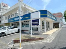 駐車スペースは4台分ございます。