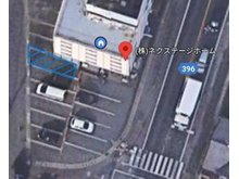 青枠で囲んだ箇所が縦列二台の弊社駐車場です!その他は他店舗様の契約駐車場なので駐車はご遠慮ください!よくわからない場合、会社までご一報いただけますとご案内させていただきます!